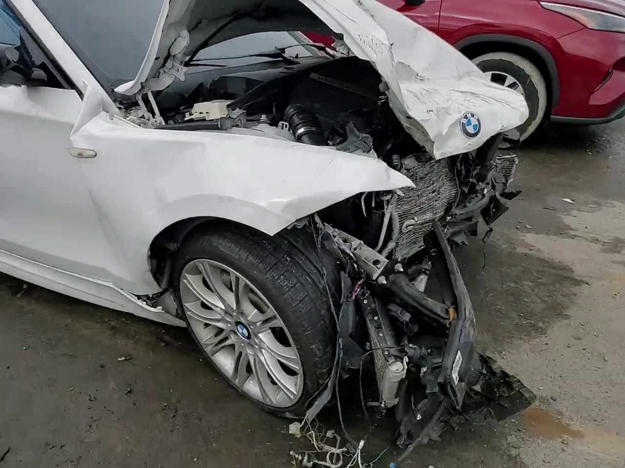 Фото: WBAUC9C58DVM13861