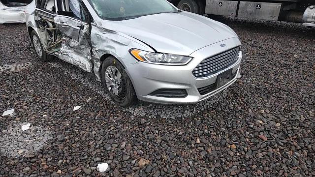 2013 Ford Fusion S VIN: 3FA6P0G7XDR340423 Lot: 85686205