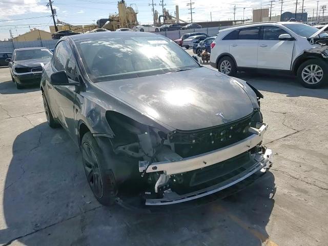 2024 Tesla Model Y VIN: 7SAYGDED3RF182893 Lot: 87241245