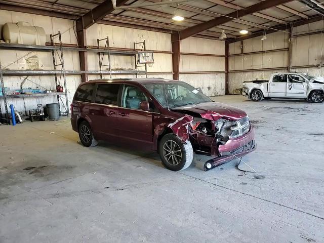 2017 Dodge Grand Caravan Sxt VIN: 2C4RDGCG3HR779425 Lot: 82701625
