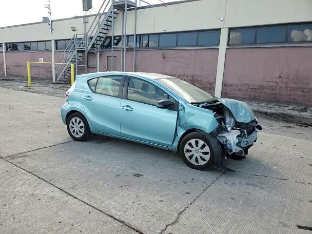 2013 Toyota Prius C VIN: JTDKDTB30D1053979 Lot: 82218115