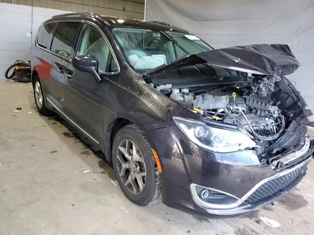 2018 Chrysler Pacifica Touring L VIN: 2C4RC1BG7JR361795 Lot: 90021775