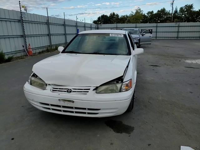 1997 Toyota Camry Le VIN: JT2BG22K4V0096777 Lot: 82445075