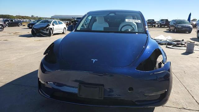 2024 Tesla Model Y VIN: 7SAYGDEE9RA232539 Lot: 90125675