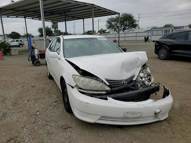 2005 Toyota Camry Le VIN: 4T1BE32K35U640354 Lot: 82371375