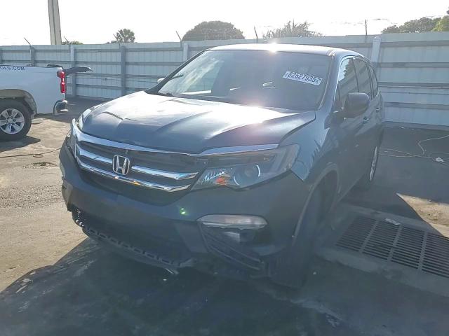2018 Honda Pilot Lx VIN: 5FNYF5H18JB010029 Lot: 82527935