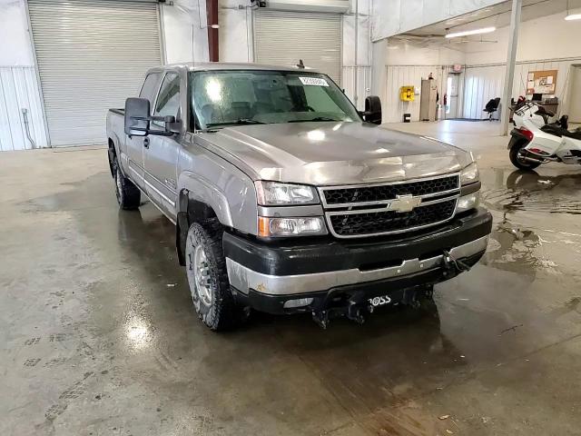 2006 Chevrolet Silverado K2500 Heavy Duty VIN: 1GCHK23DX6F190130 Lot: 82350845