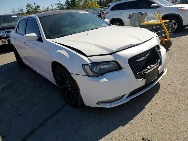 2019 Chrysler 300 S VIN: 2C3CCABG4KH550549 Lot: 84997815