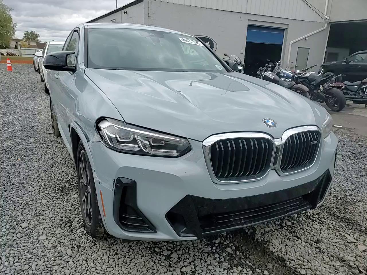 Фото: 5UX43DT0XN9L49924