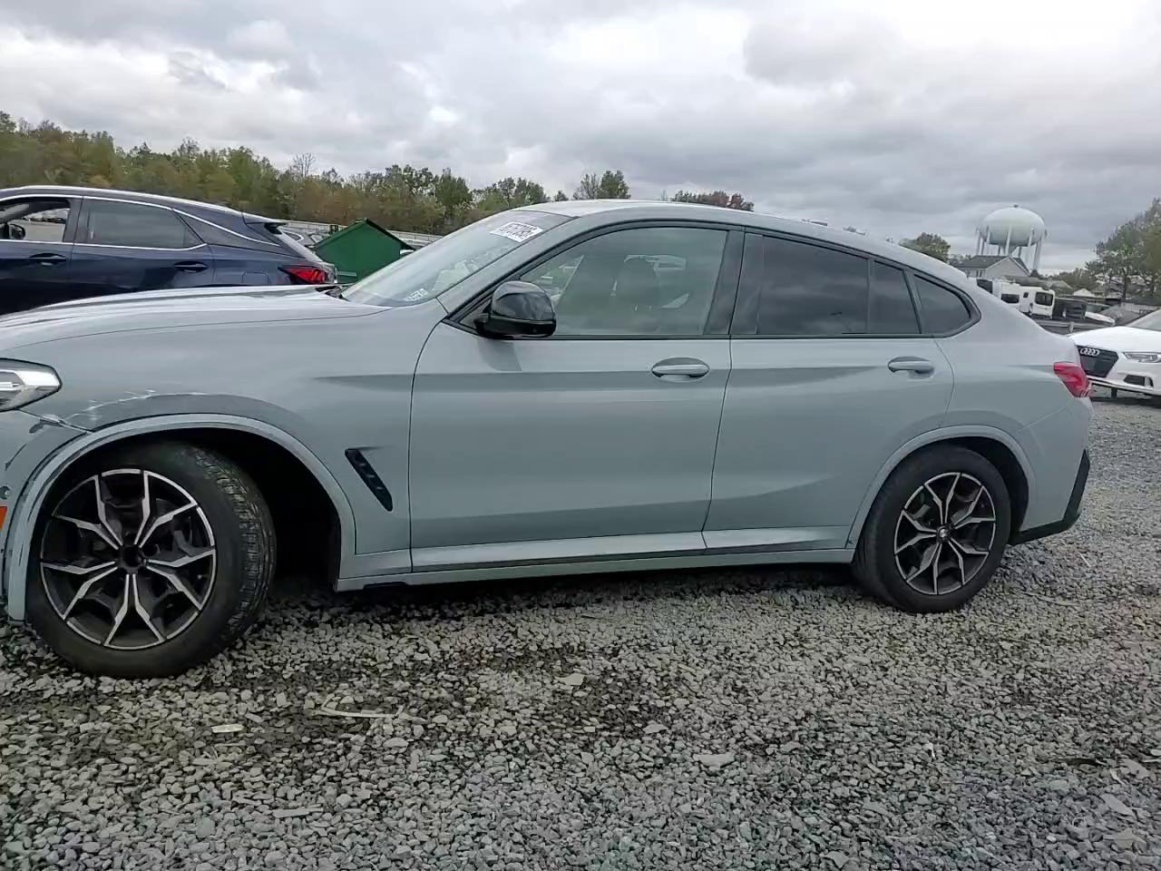 Фото: 5UX43DT0XN9L49924