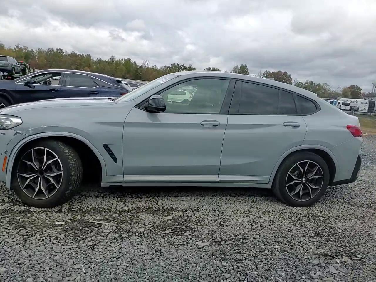 Фото: 5UX43DT0XN9L49924