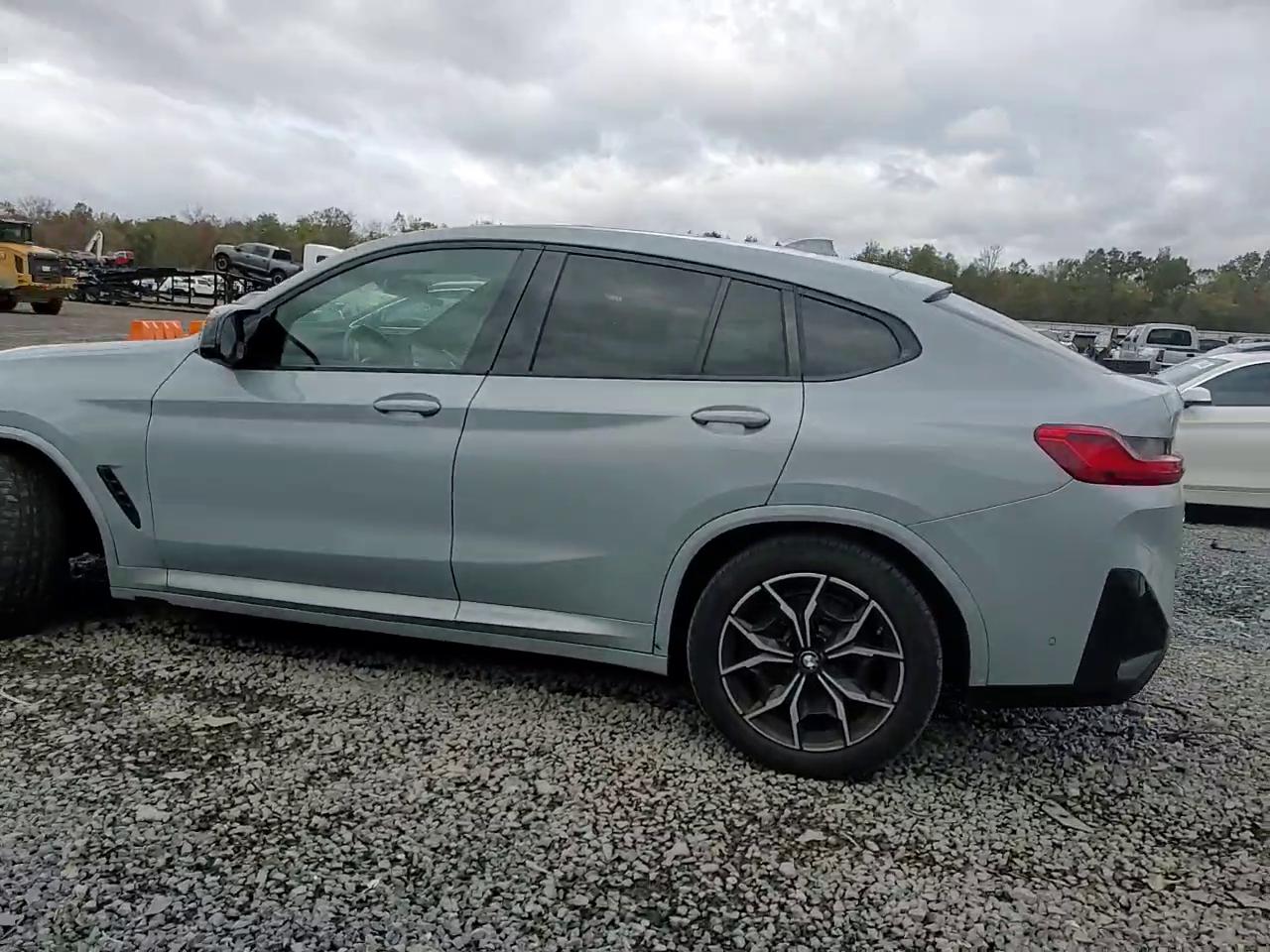 Фото: 5UX43DT0XN9L49924