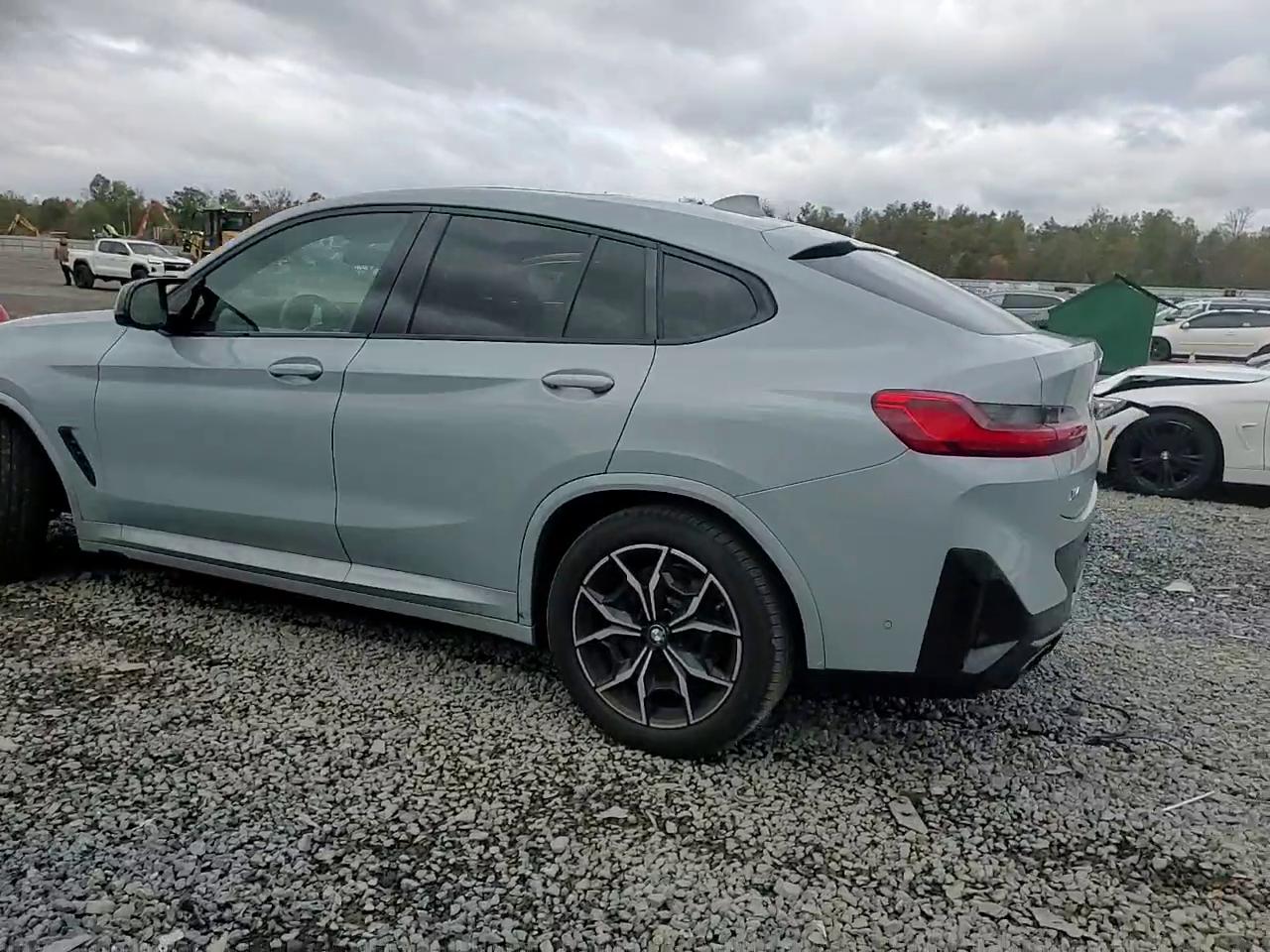 Фото: 5UX43DT0XN9L49924