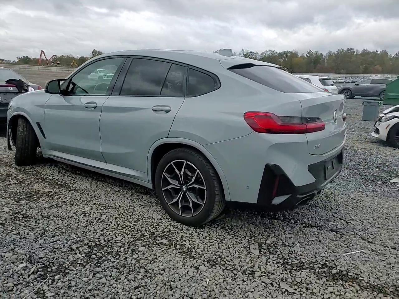 Фото: 5UX43DT0XN9L49924