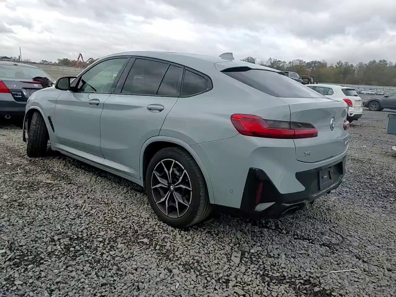 Фото: 5UX43DT0XN9L49924