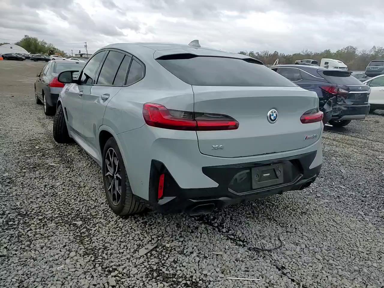 Фото: 5UX43DT0XN9L49924