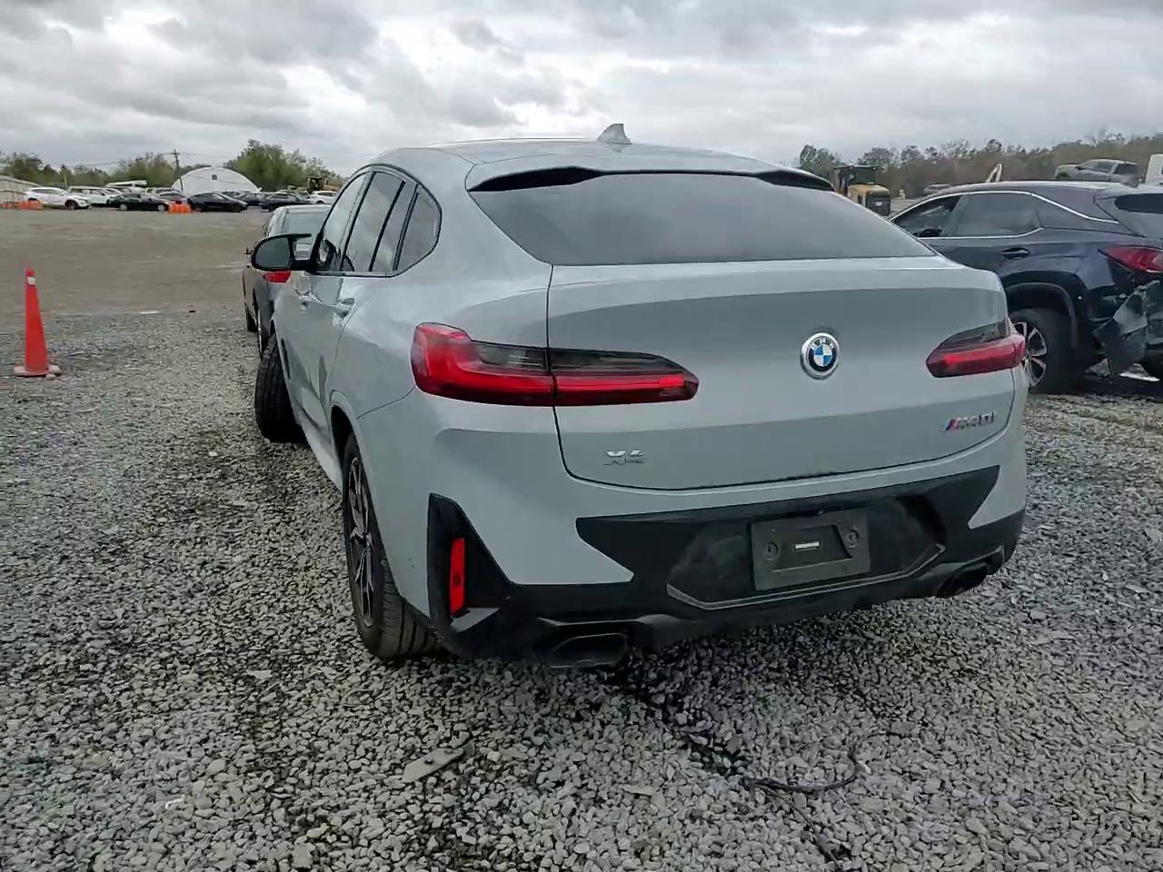 Фото: 5UX43DT0XN9L49924