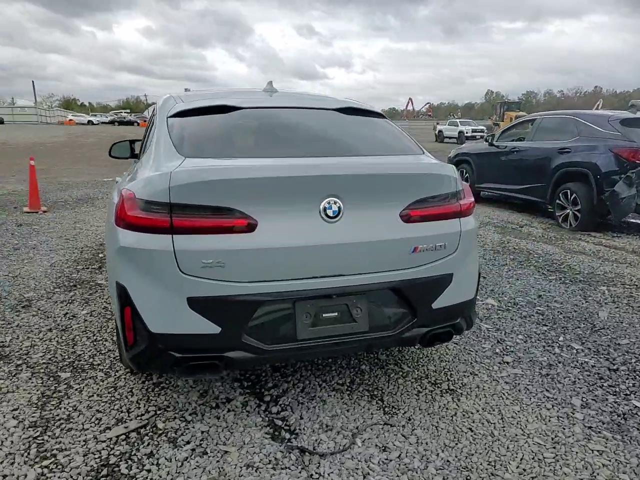 Фото: 5UX43DT0XN9L49924