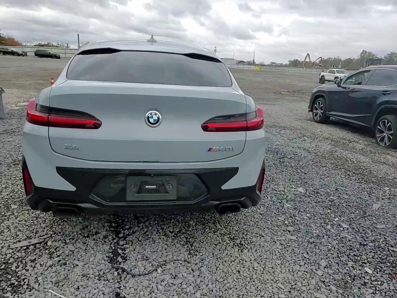 Фото: 5UX43DT0XN9L49924