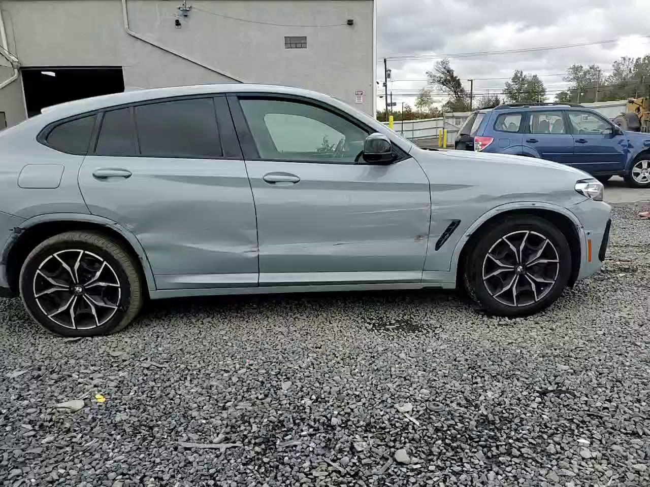 Фото: 5UX43DT0XN9L49924