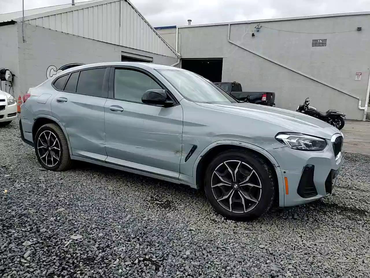 Фото: 5UX43DT0XN9L49924