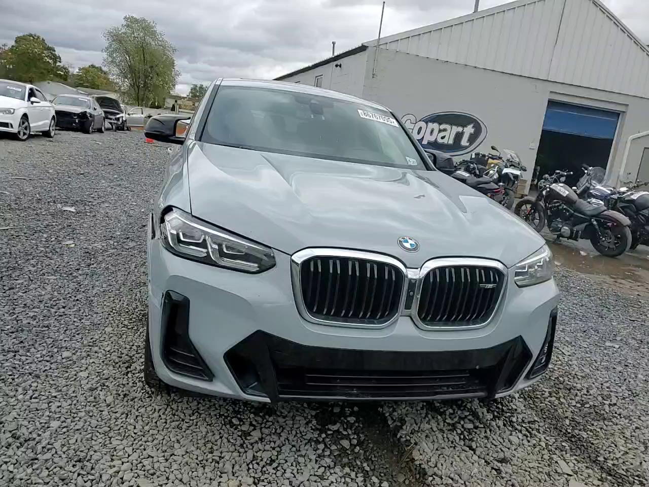 Фото: 5UX43DT0XN9L49924