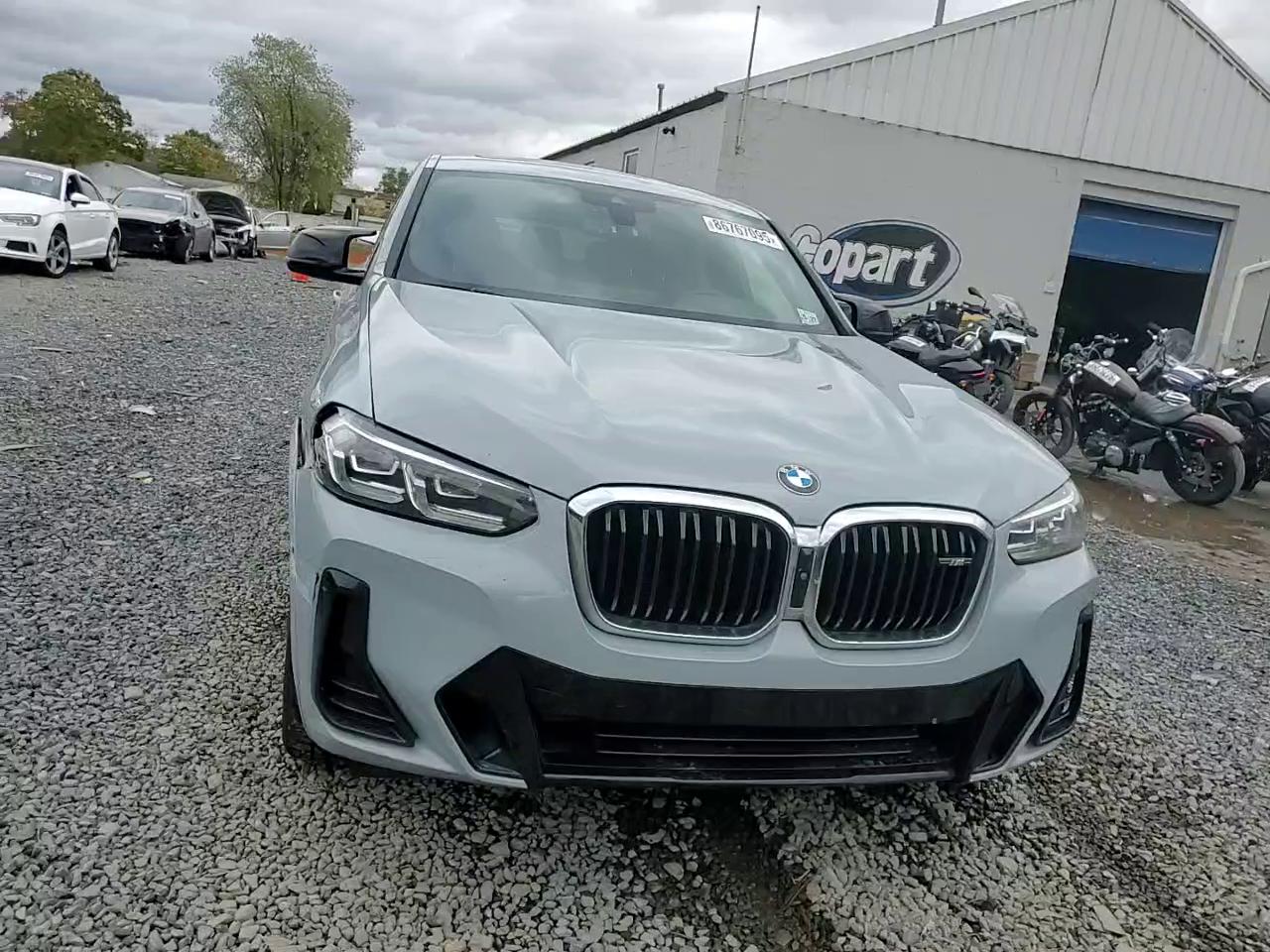 Фото: 5UX43DT0XN9L49924