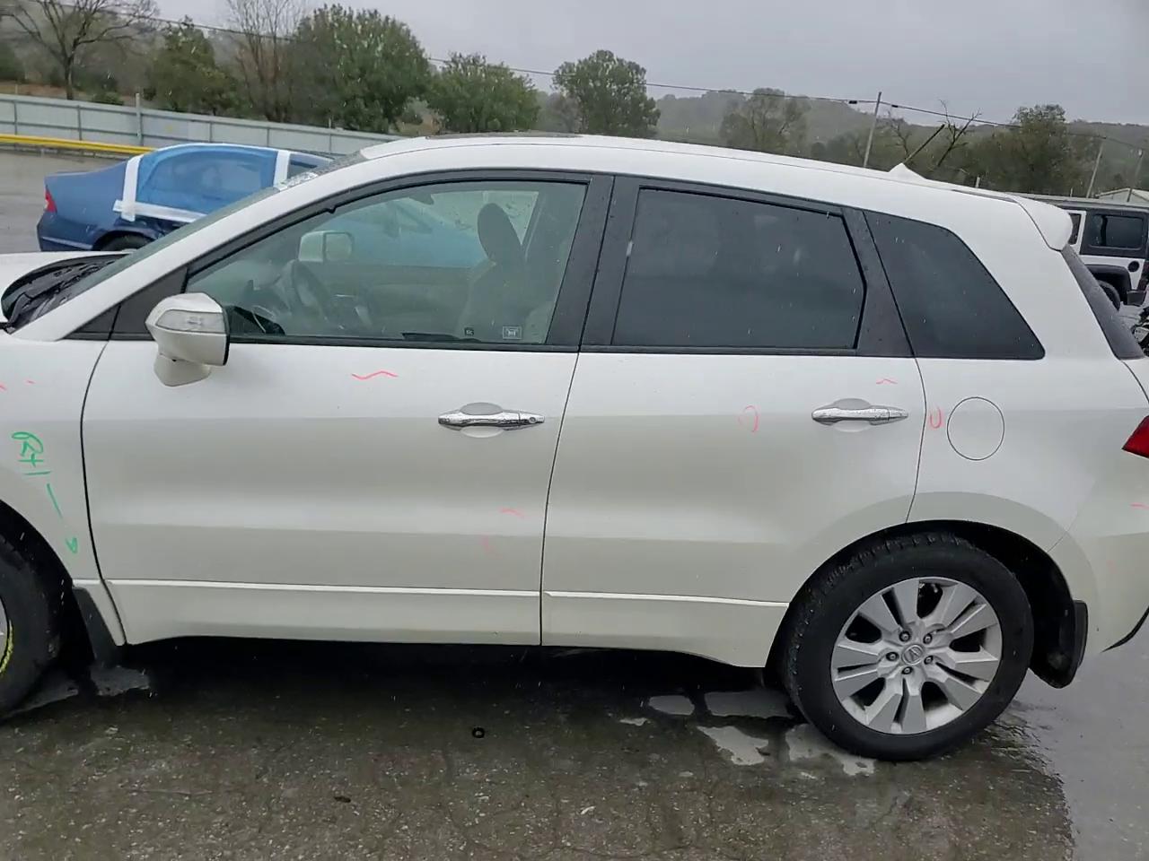 Фото: 5J8TB2H22AA004136