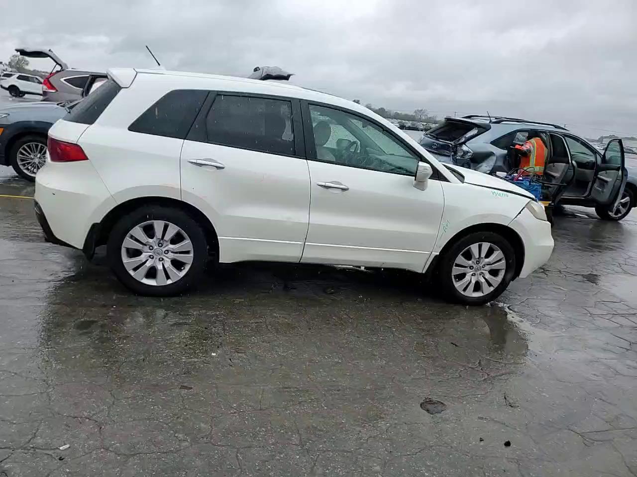 Фото: 5J8TB2H22AA004136