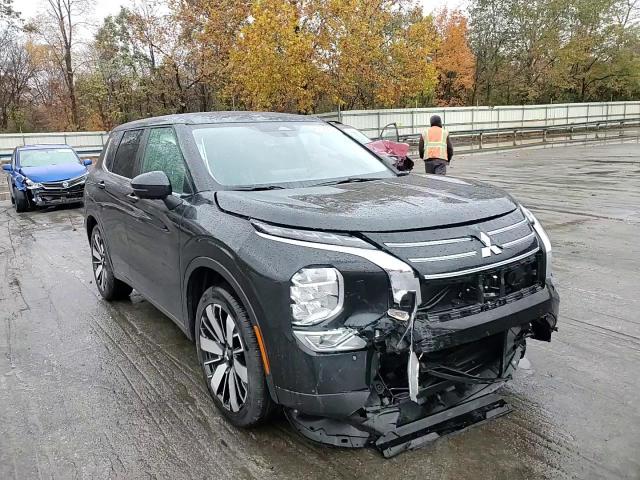 2025 Mitsubishi Outlander Se VIN: JA4J4VA81SZ015660 Lot: 82746655