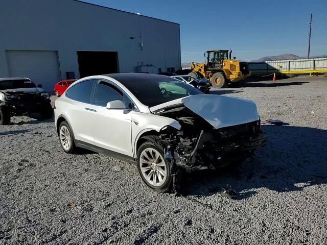 2020 Tesla Model X VIN: 5YJXCAE23LF260968 Lot: 85529105