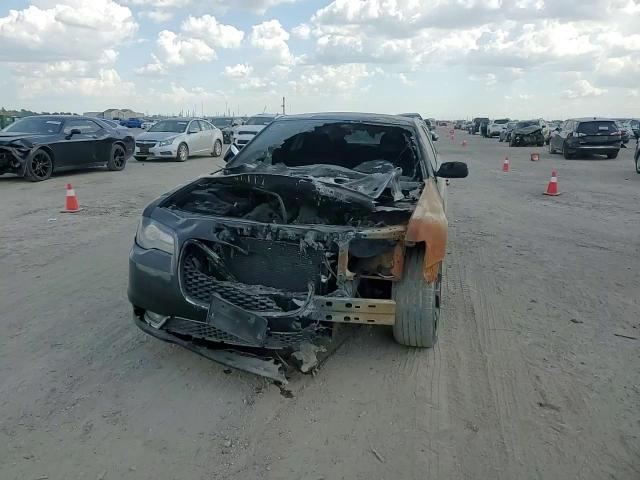 2019 Chrysler 300 S VIN: 2C3CCABG1KH651354 Lot: 84654255