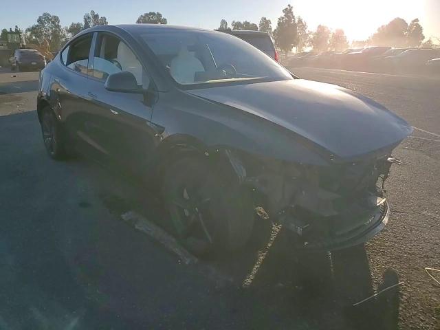 2026 Tesla Model Y VIN: 7SAYGDEE2TF363936 Lot: 87056365