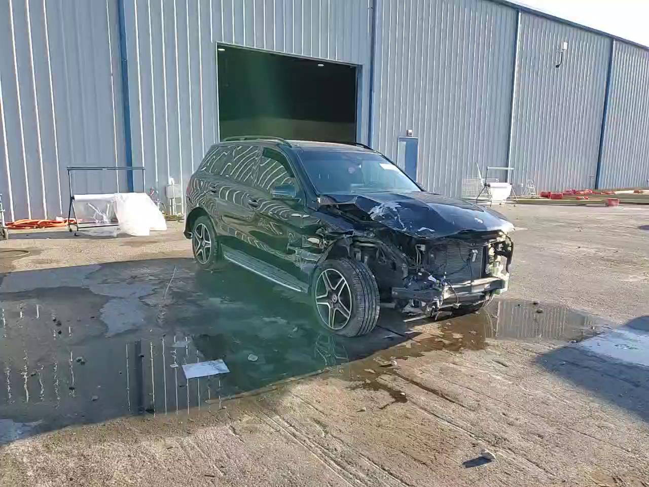 Фото: 4JGDA5JB6JB104022