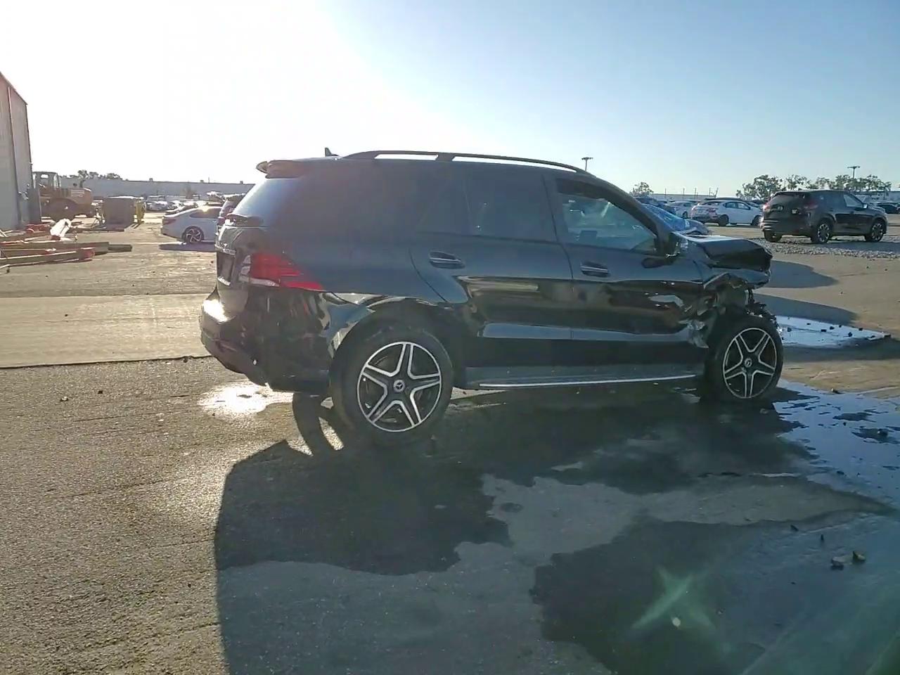 Фото: 4JGDA5JB6JB104022