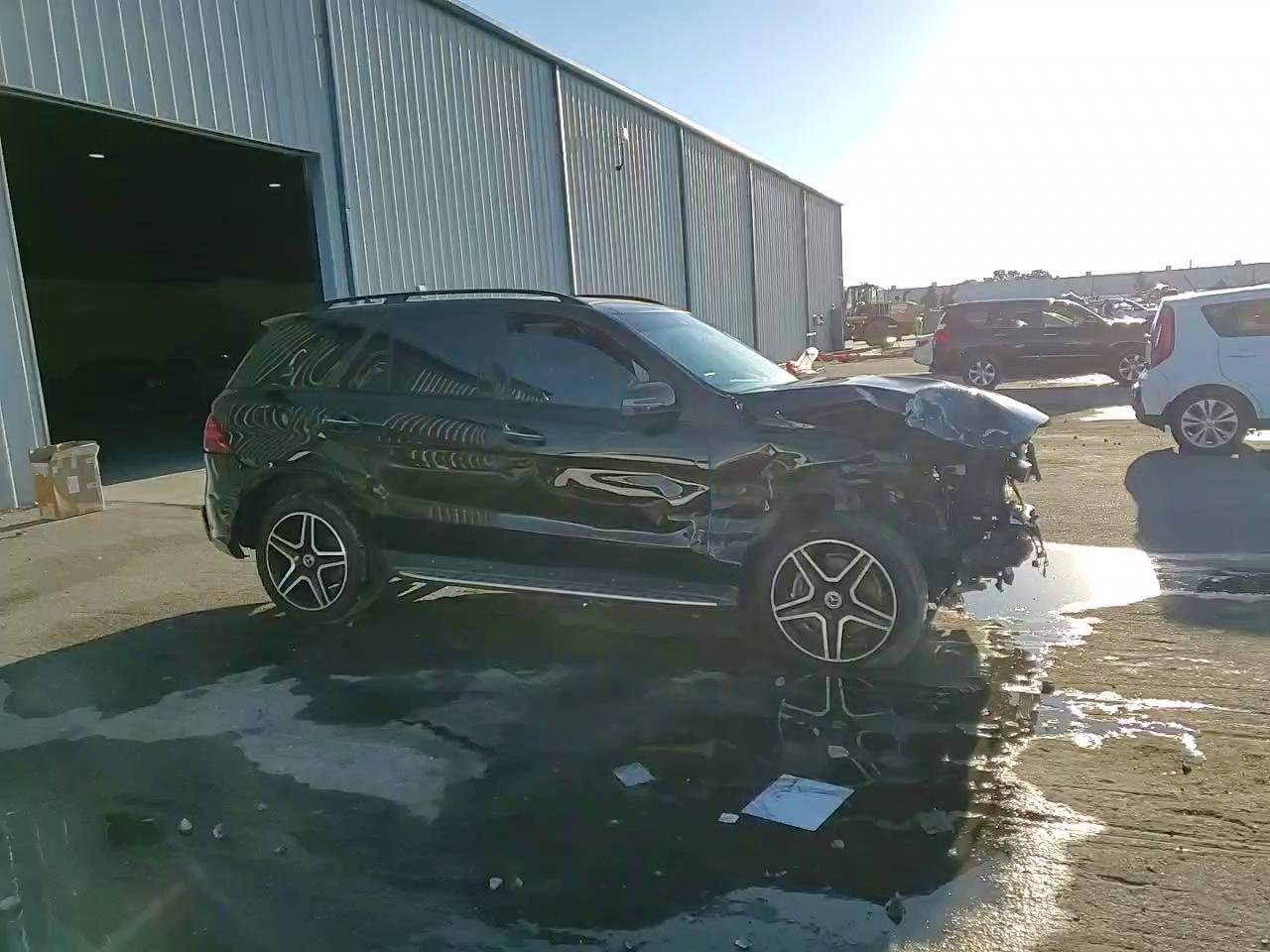 Фото: 4JGDA5JB6JB104022