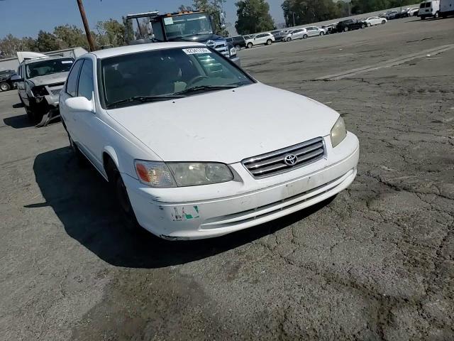 2000 Toyota Camry Le VIN: JT2BN22K7Y0001168 Lot: 82341755