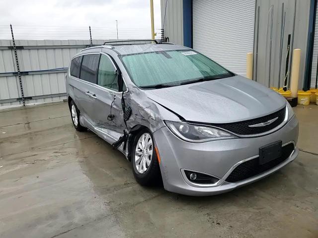 2019 Chrysler Pacifica Touring L VIN: 2C4RC1BG8KR547881 Lot: 90066545