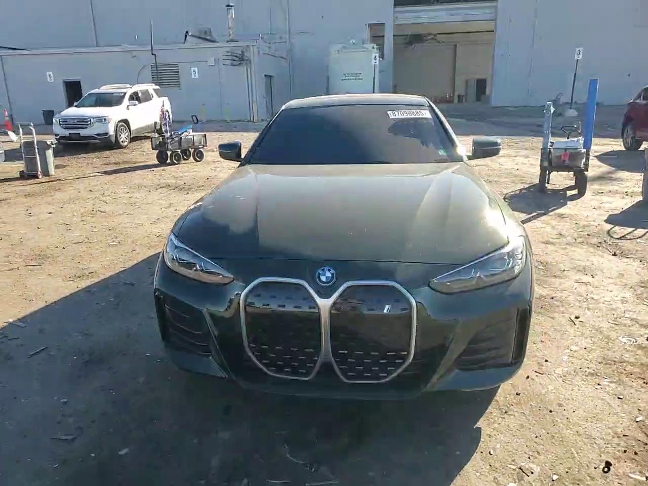 Фото: WBY73AW09RFS88497