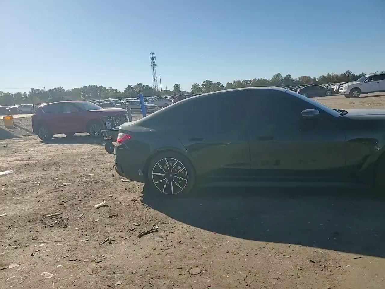 Фото: WBY73AW09RFS88497