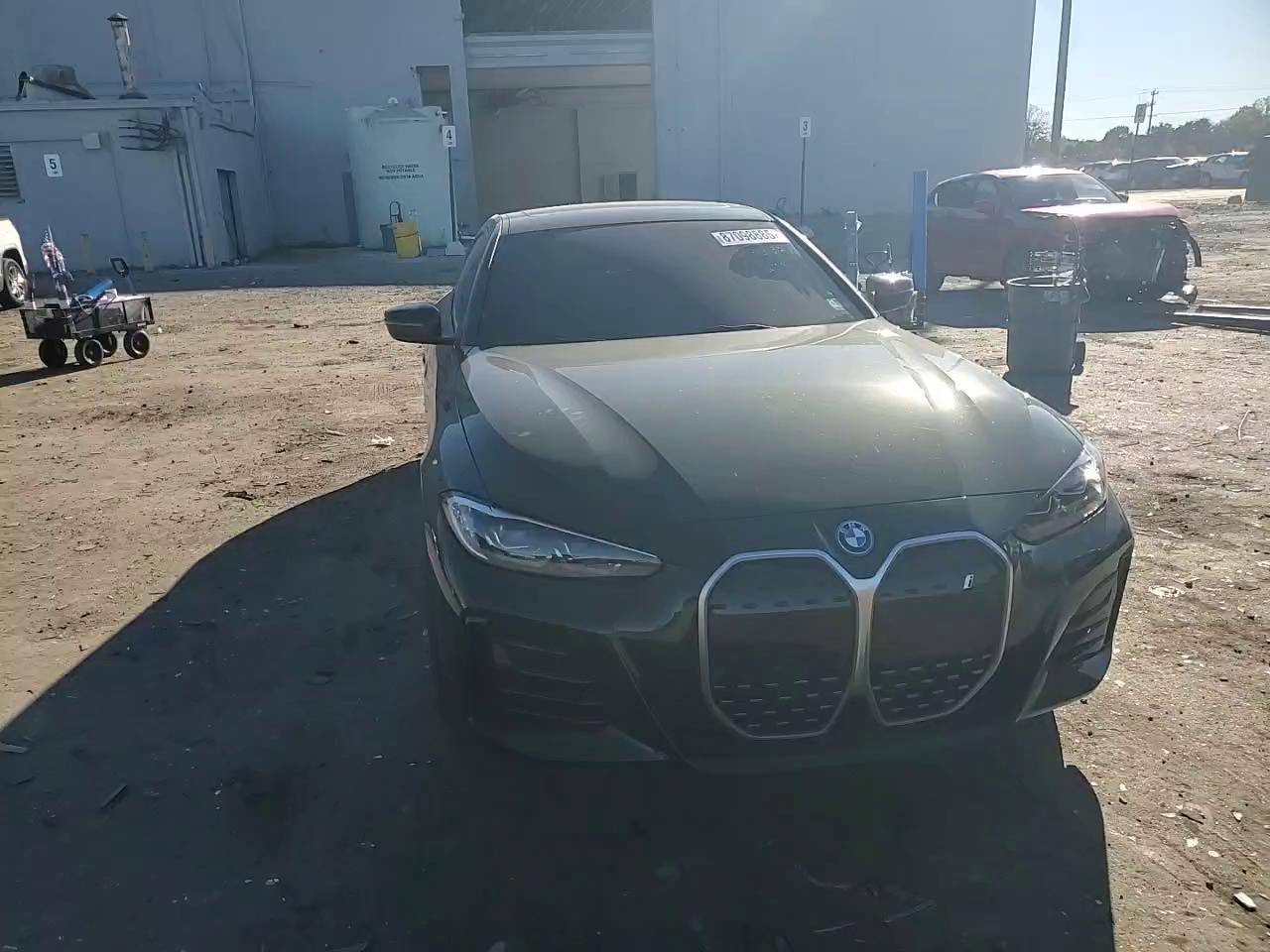 Фото: WBY73AW09RFS88497