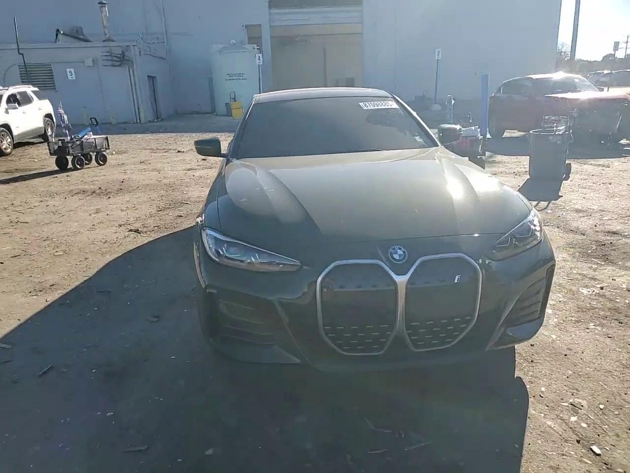 Фото: WBY73AW09RFS88497