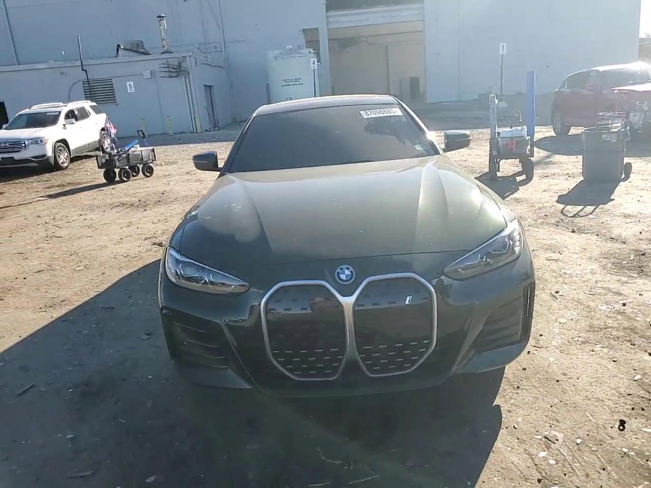 Фото: WBY73AW09RFS88497