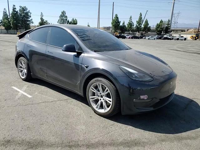 2024 Tesla Model Y VIN: 7SAYGAEE5RF087470 Lot: 84788825