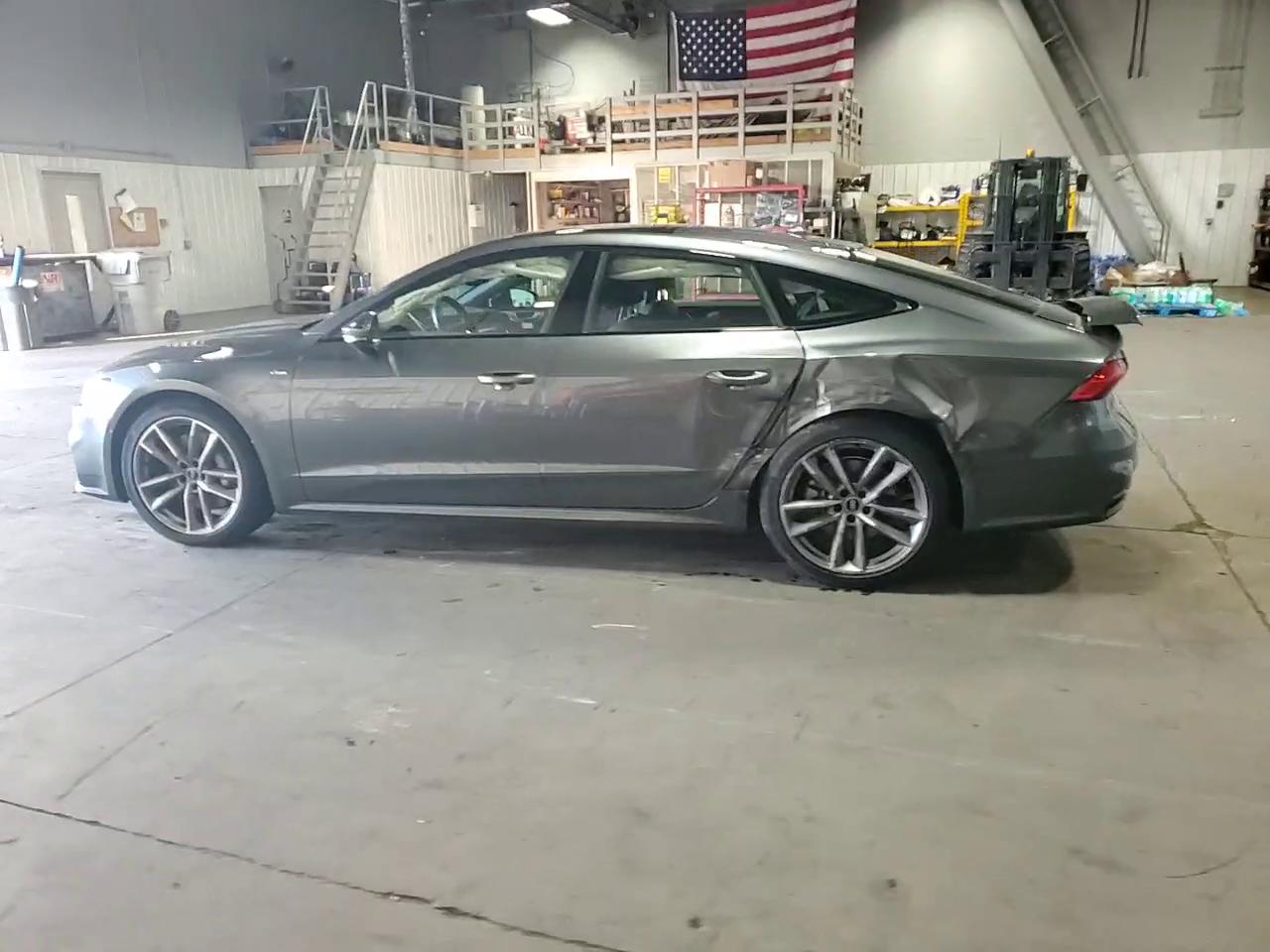 Фото: WAUU2AF24MN045362