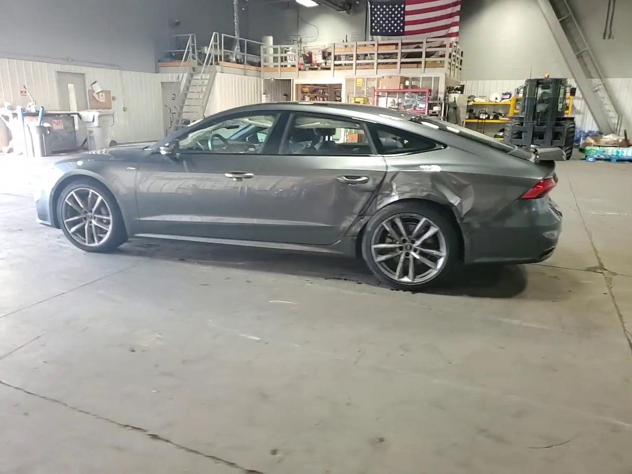 Фото: WAUU2AF24MN045362