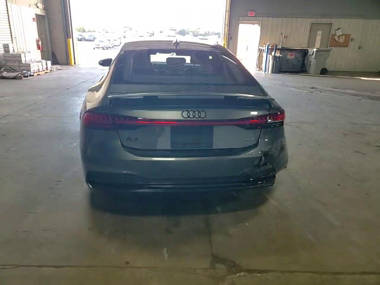 Фото: WAUU2AF24MN045362