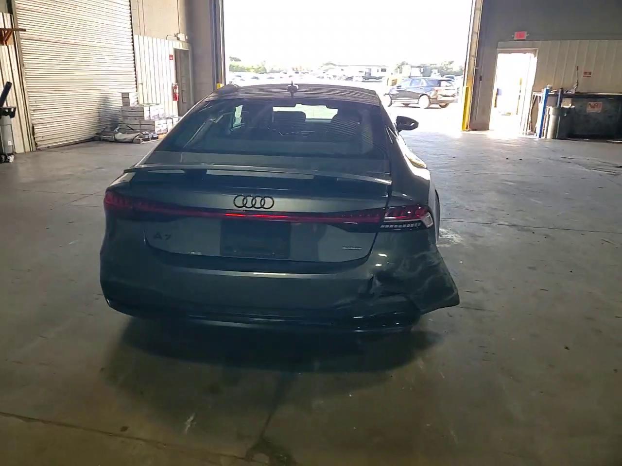 Фото: WAUU2AF24MN045362