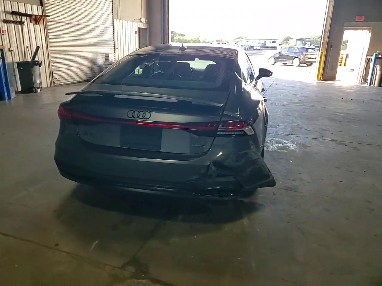 Фото: WAUU2AF24MN045362