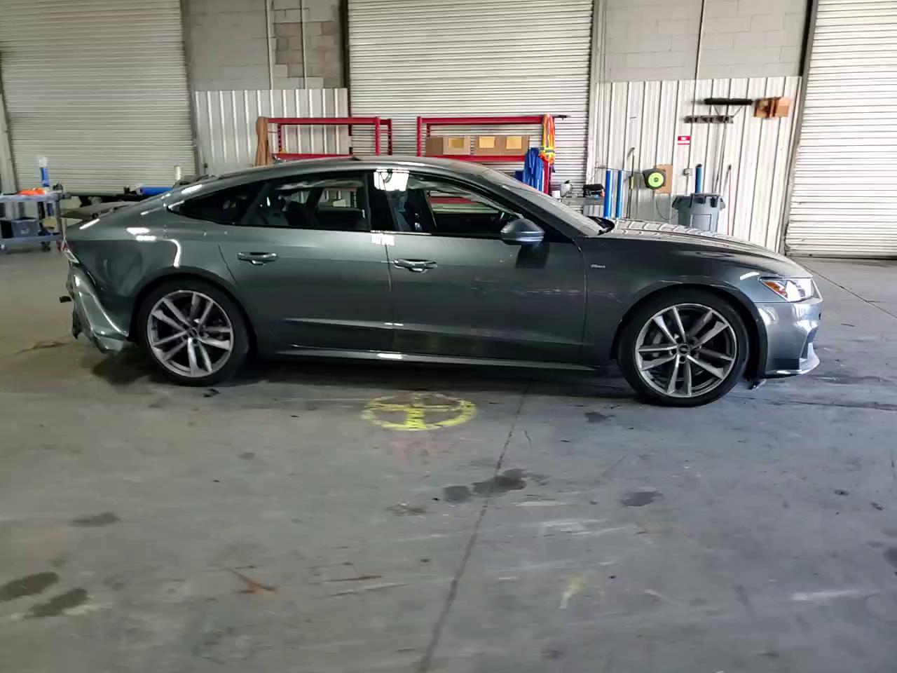 Фото: WAUU2AF24MN045362